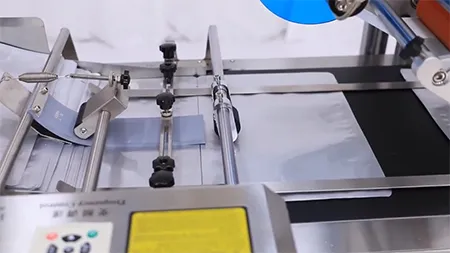 Flat Surface Labeling Machine